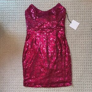 Hot Pink Strapless Dress 🩷